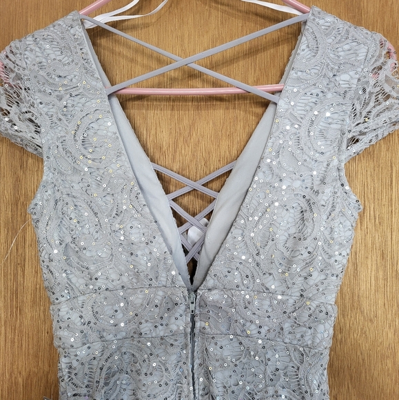 B. Darlin silver sequined v cut front, low cut back, prom/gown. Size 3/4 - Picture 6 of 16